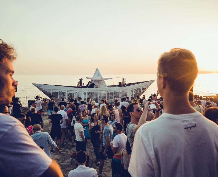 lichterloh | PAPERBOAT <br> <h6>Mainstage LHF16</h6> 13411624 928035730635217 647977813839916021 o